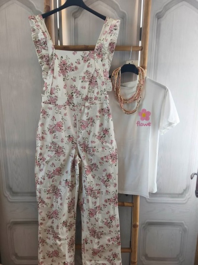 Jardineira floral romantica