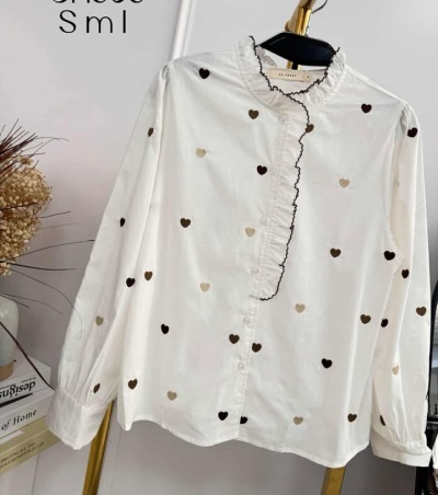 Camisa corações tons terra