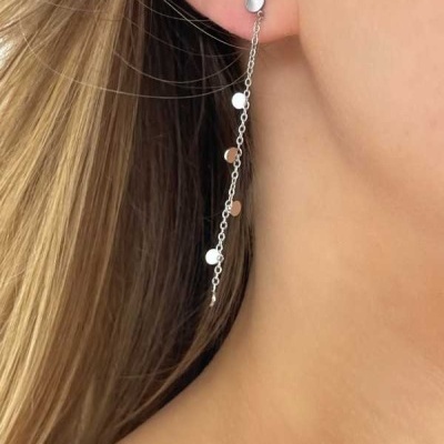 Brincos em aço compridos