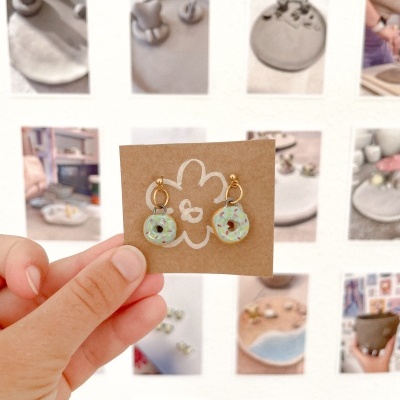 Brincos Blueberry Donut