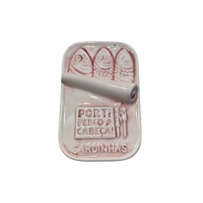 Lata de Sardinhas rosa