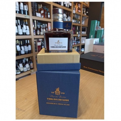 Aguardente&#x20;V&#x00ED;nica&#x20;Velha&#x20;Vinha&#x20;do&#x20;Contador&#x20;-&#x20;Pa&#x00E7;o&#x20;dos&#x20;Cunhas