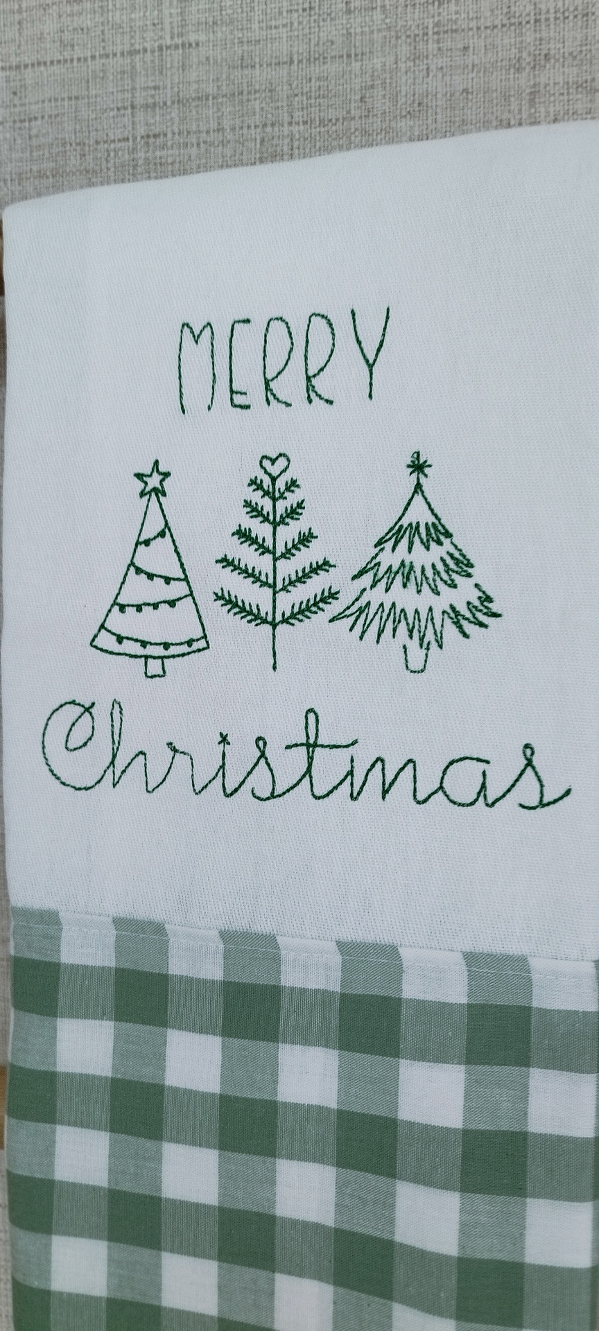 Pano de cozinha bordado com barra Vichy "Christmas in the Farm"