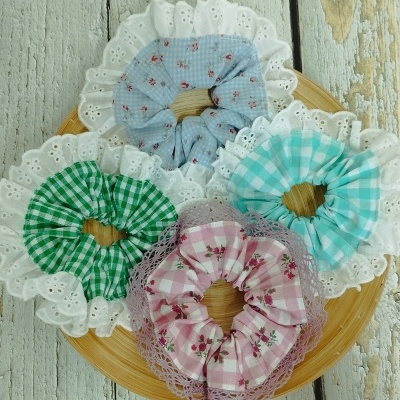 Maxy Scrunchie com renda