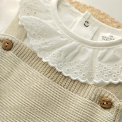 Conjunto Jardineira + Body Gola Bordado Inglês - Areia