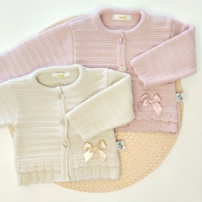 Casaco Bebé Malha Riscas c/ Laço