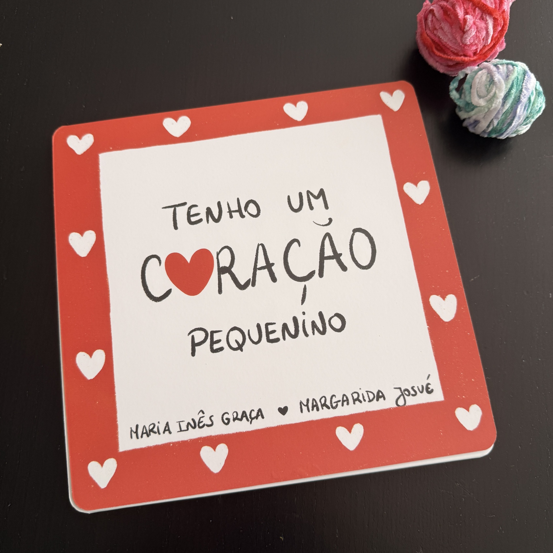 Coração pequenino (versão em alto contraste)
