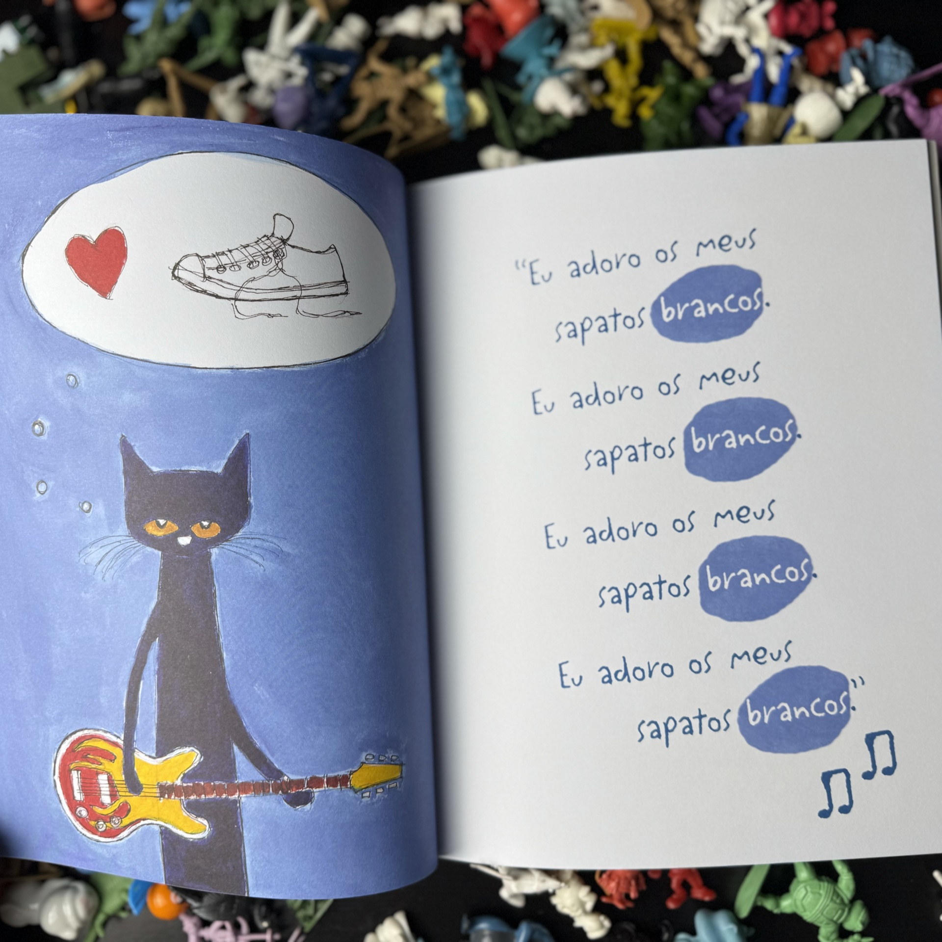 Pete, o Gato. Eu Adoro os Meus Sapatos Brancos