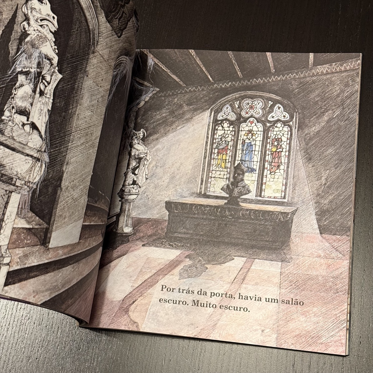 Um conto escuro, escuro.