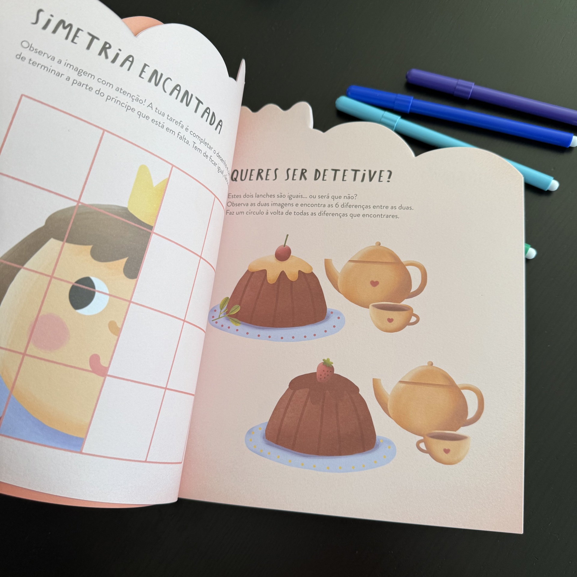 PRINCESAS - LIVRO DE ATIVIDADES COM AUTOCOLANTES