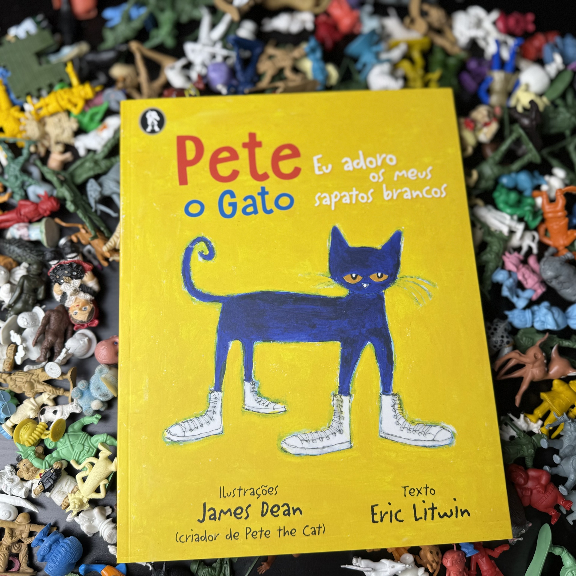 Pete, o Gato. Eu Adoro os Meus Sapatos Brancos