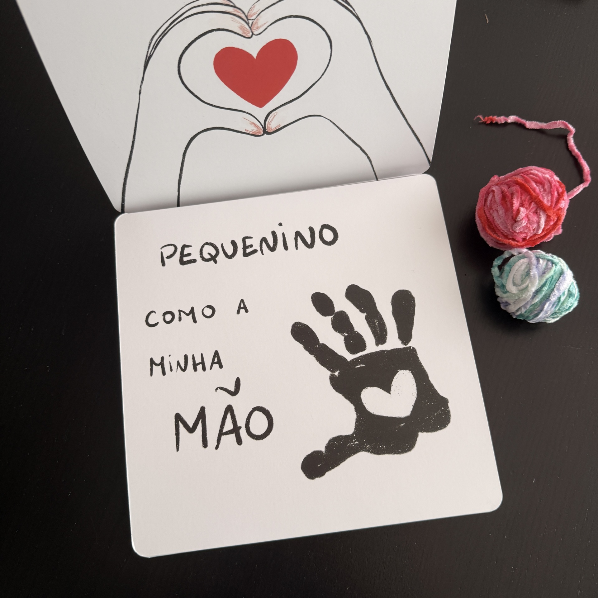 Coração pequenino (versão em alto contraste)