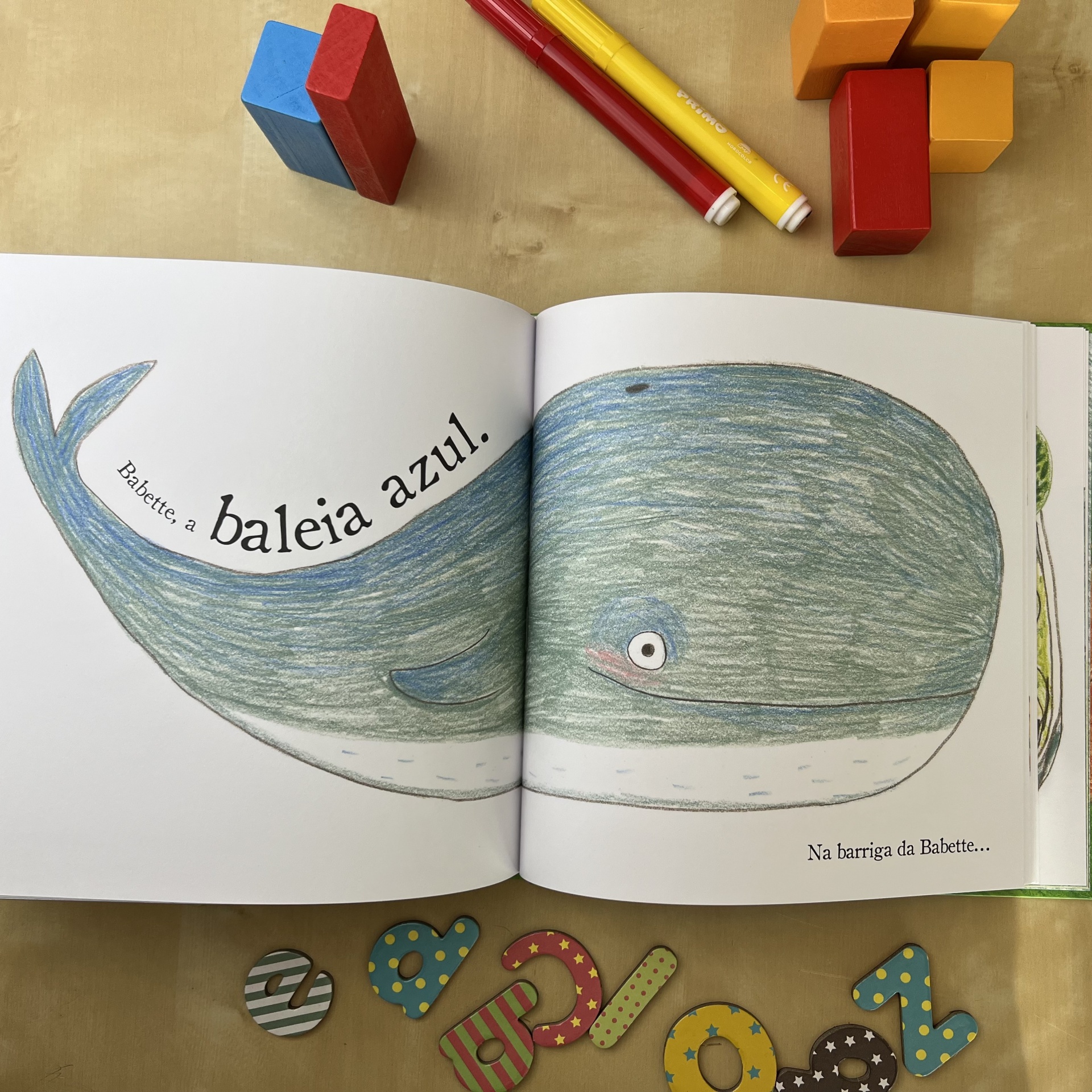 EM FRENTE à MINHA CASA