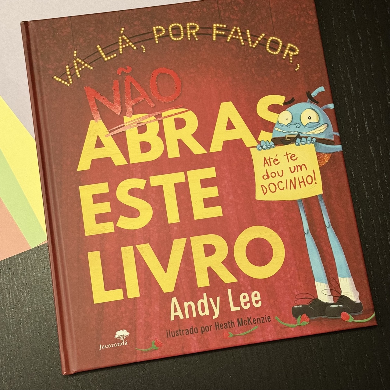Vá Lá, Por favor, Não Abras Este Livro