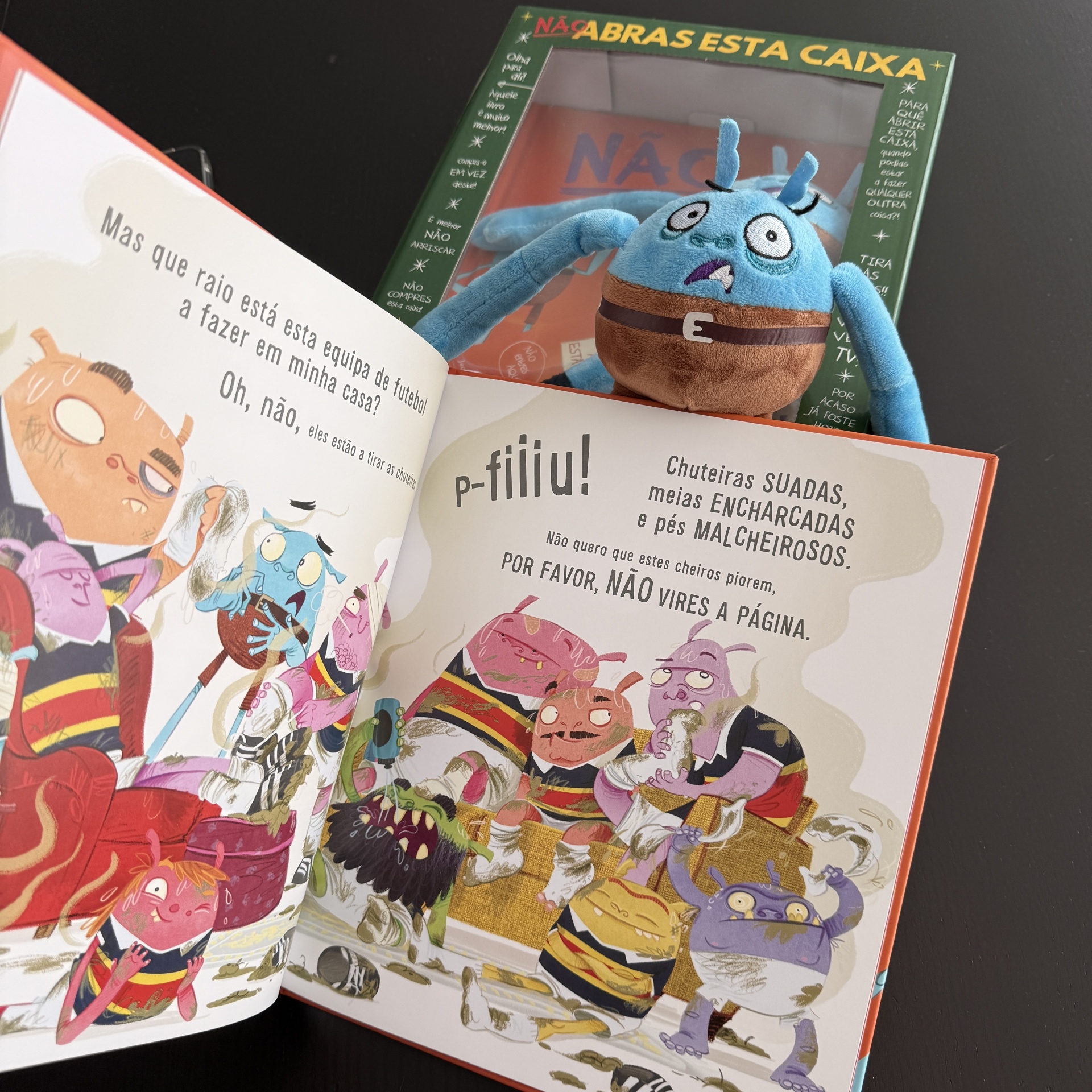 Não Abras esta Caixa - Não Abras este Livro Cheira mal