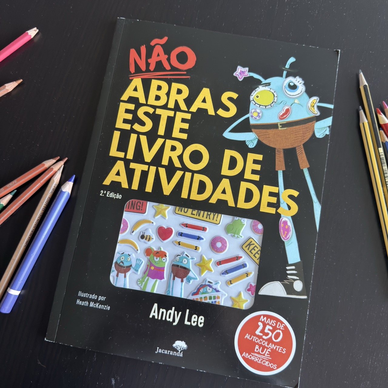 Não Abras Este Livro de Atividades - Não Abras Este Livro