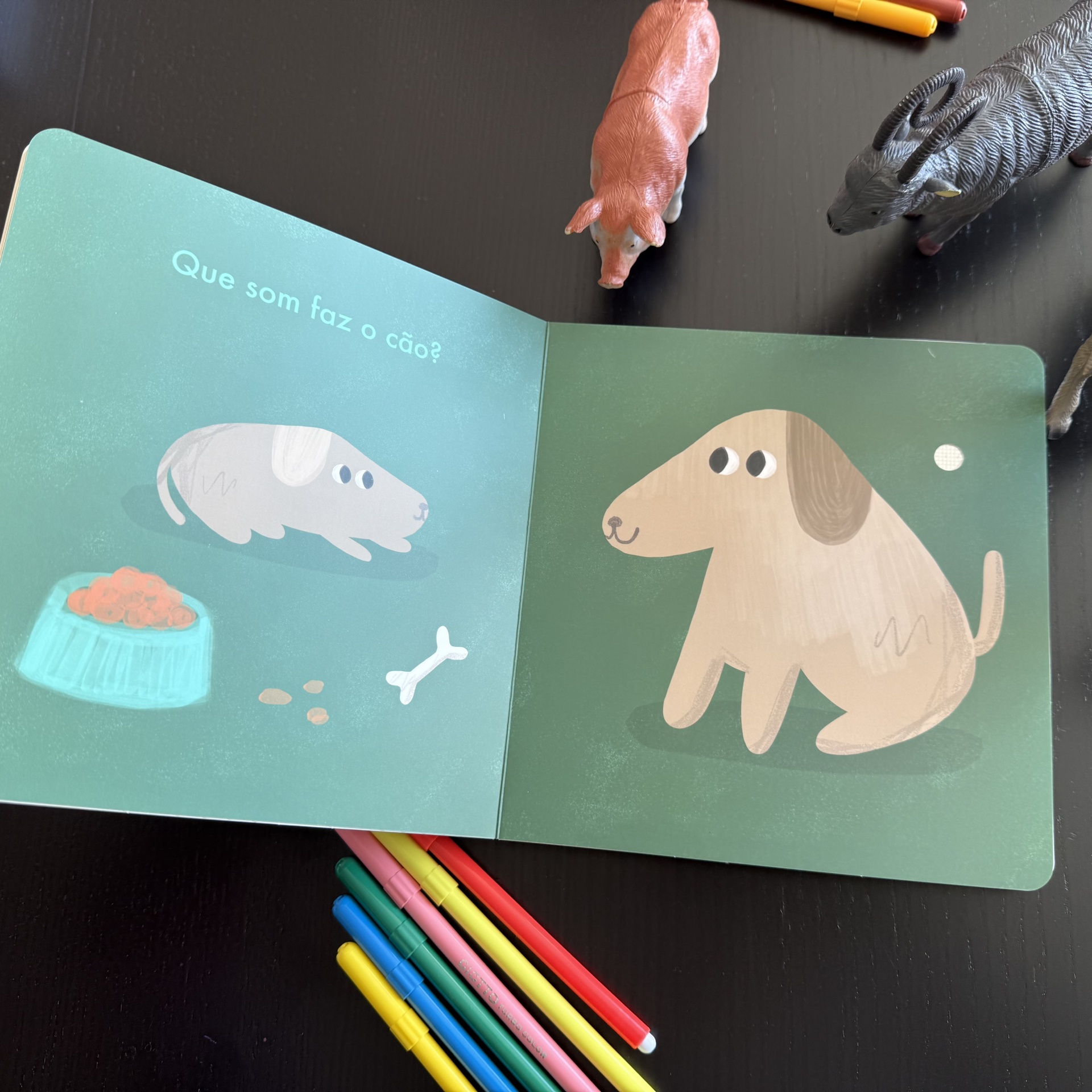 ANIMAIS DOMÉSTICOS - LIVRO SONORO