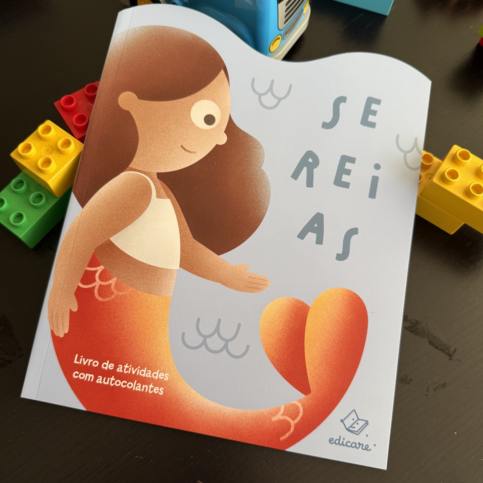 SEREIAS - LIVRO DE ATIVIDADES COM AUTOCOLANTES