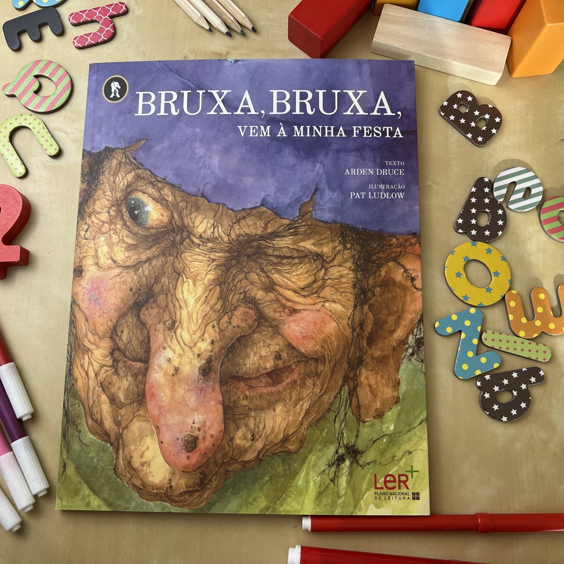 BRUXA, BRUXA, VEM À MINHA FESTA