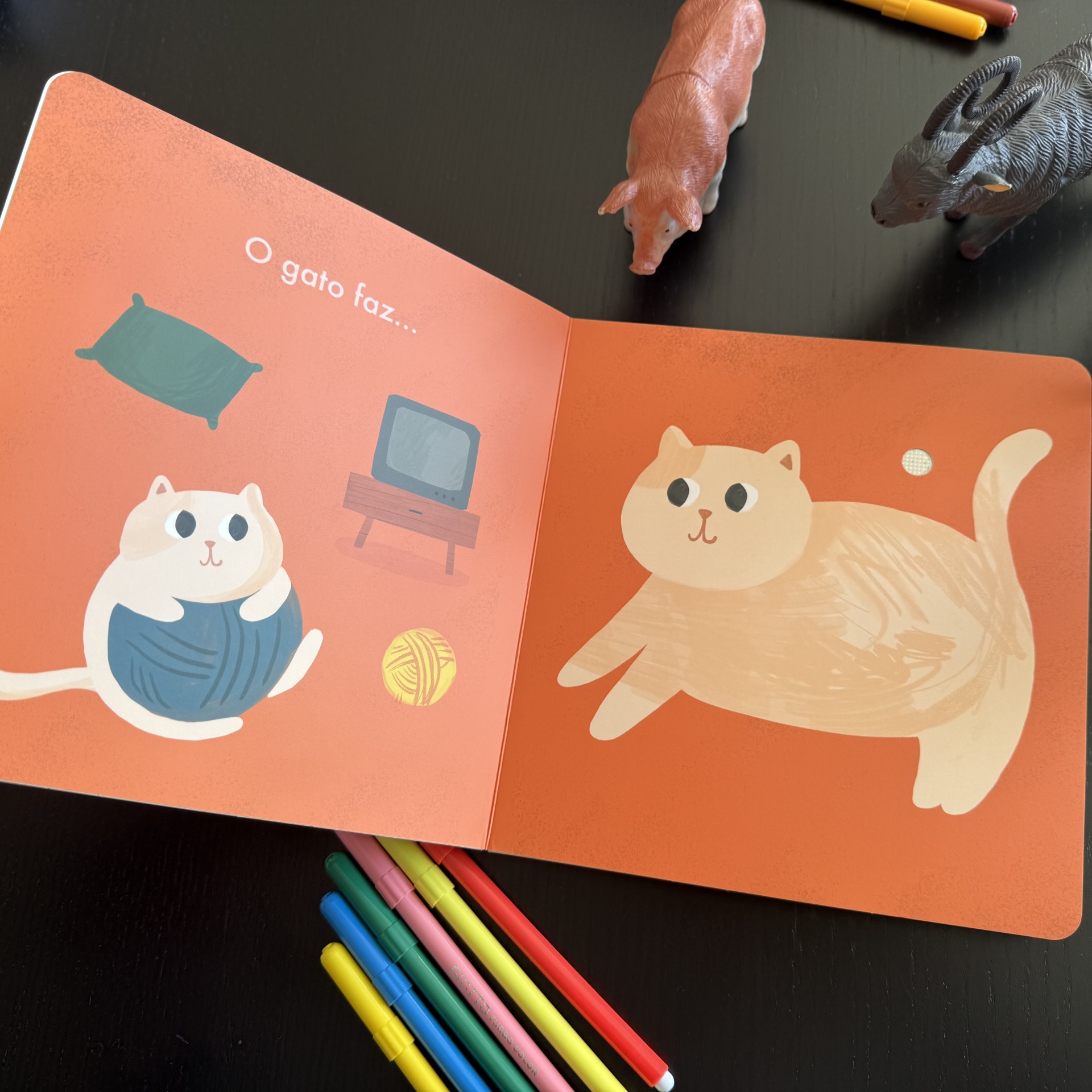 ANIMAIS DOMÉSTICOS - LIVRO SONORO