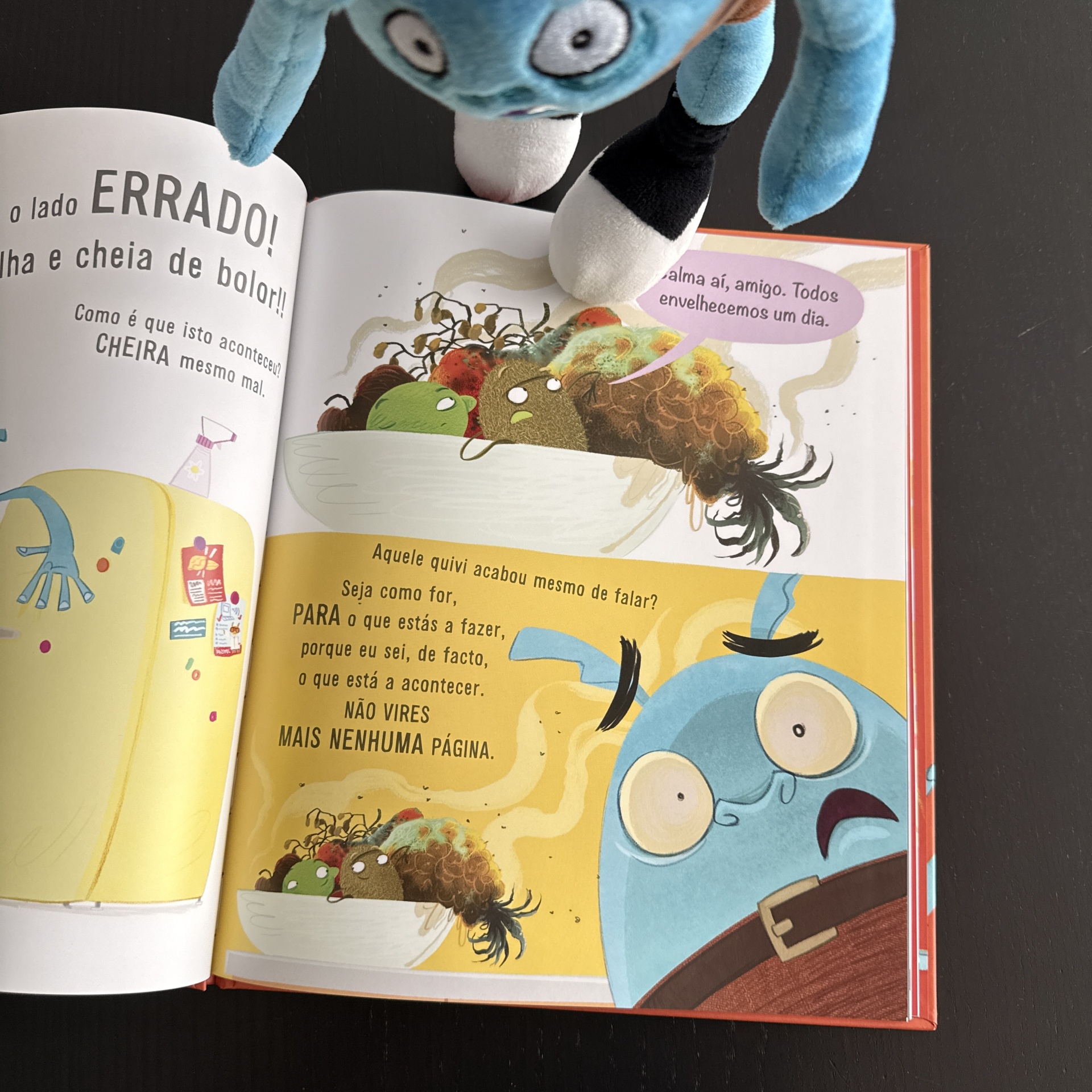 Não Abras Este Livro Cheira Mal