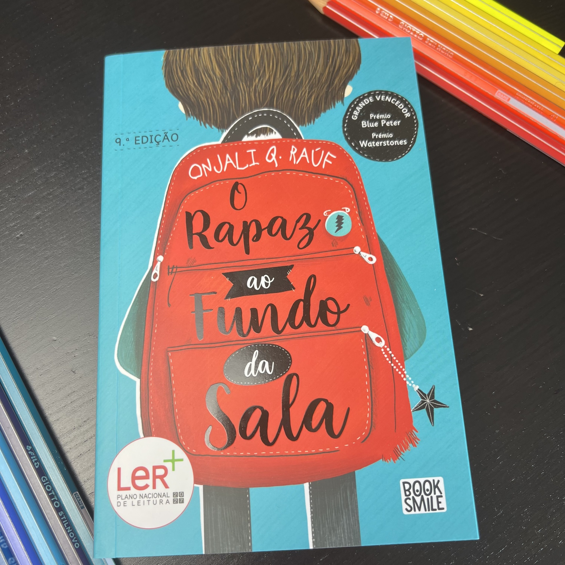 O Rapaz ao Fundo da Sala