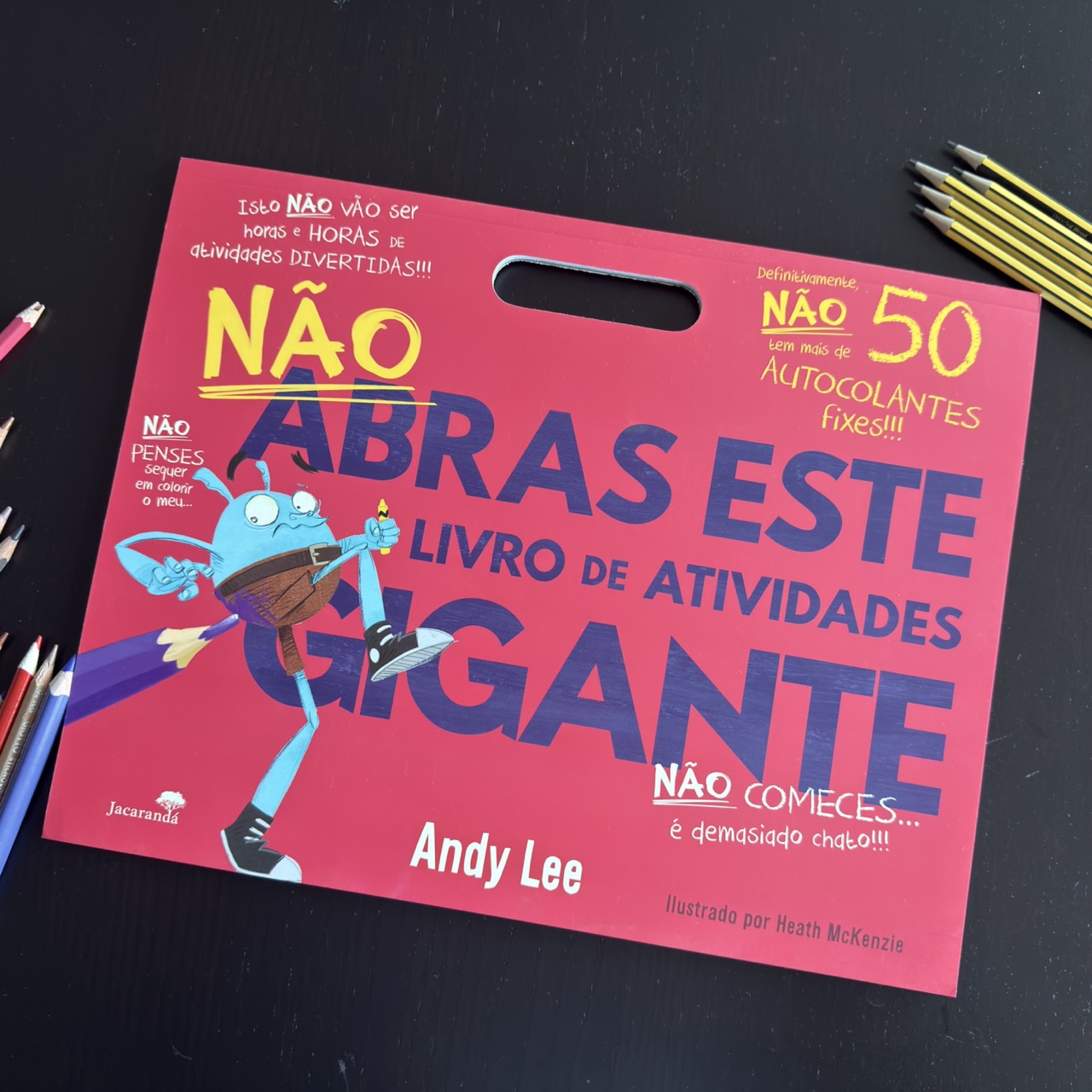 Não Abras este livro de Atividades Gigante