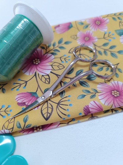 Tesoura de pontas redondas