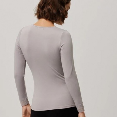 Camisola térmica/cardada, decote em V, com colo e manga em renda