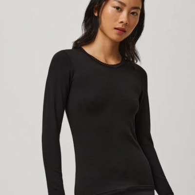 Camisola térmica/cardada, decote redondo, com pormenor em renda