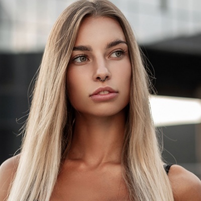 Argola em aço cirúrgico de segmento lisa com cristais - RH78