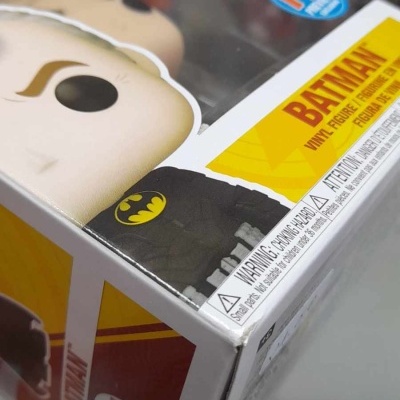Funko Pop The Flash - Batman Unmasked (Michael Keaton) #1344 PX Previews Exclusive - caixa danificada