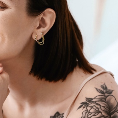 Joia barra com cristal e argola  de  aço cirúrgico  ligados por corrente dupla - JC-021