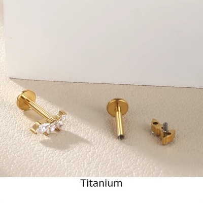 Joia labret de Titanio para helix, concha, com formação de 3 zircónias bago de arroz TC255