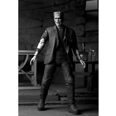 Universal Monsters Action Figure Ultimate Frankenstein's Monster (Bride of Frankenstein) (B&W) 18 cm