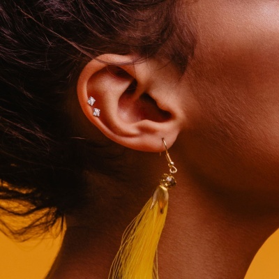 Barra aço para piercing com bola atrás, e cristal quadrado JA06