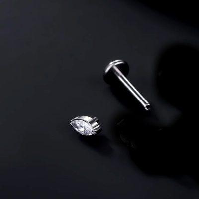 Joia labret em Titânio com  zircónia  bago de arroz TC0400