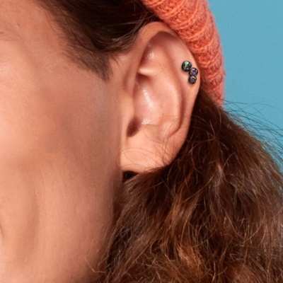 Barra  100%  aço cirúrgico com 3 cristal forma curva - JAB06