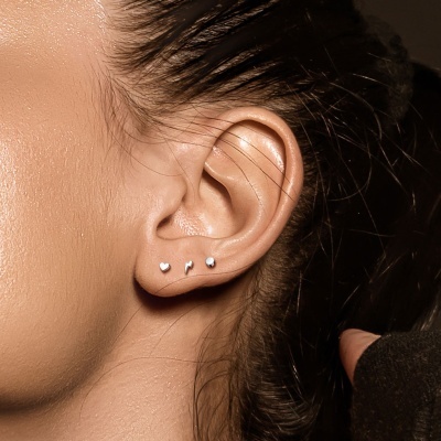 Joia -barra labret de piercing em Titanio com coração TIL13