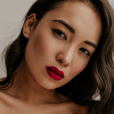 Barra curva - Banana de  aço cirúrgico com lua - ESJ04  sobrolho