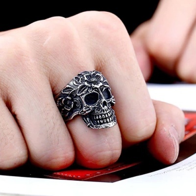 Anel de Aço Cirúrgico 316L caveira floreada RSS101