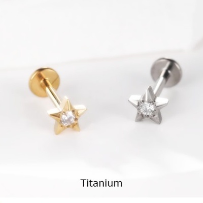 Labret de titanio estrela com zirconia no centro TC089