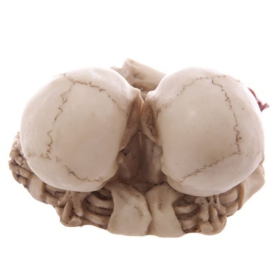 Cinzeiro caveiras abraçadas com rosa SK176