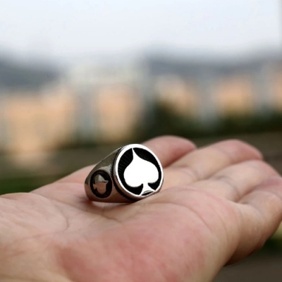 Anel de Aço Inoxidável  com naipe espadas RSS104