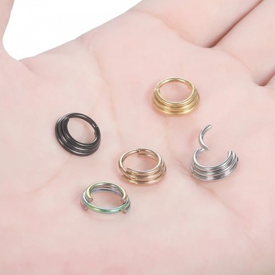 Argola tripla de segmento em aço cirúrgico 316L com fecho click R2433