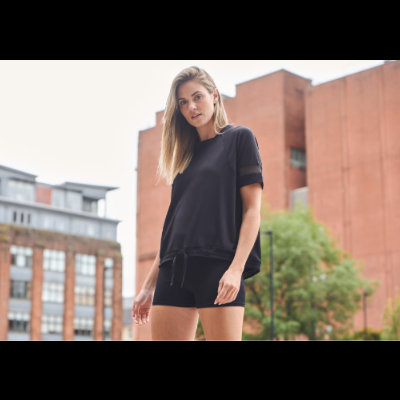 T-shirt oversized com tela