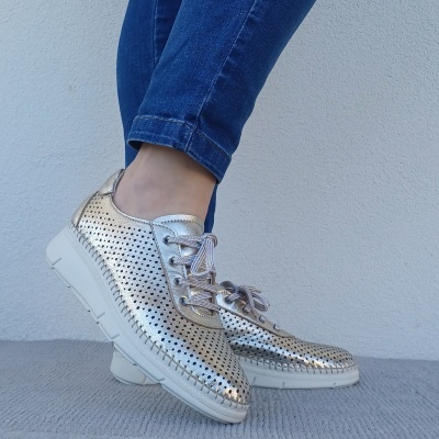 👣Trabalhas em Pé? Escolha o modelo certo e deixe os teus pés felizes!