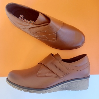 Sapatilha Confortável Velcro Castanha TP Sapatilha Confortável Velcro Castanha TP