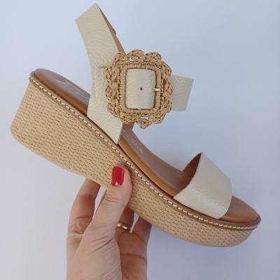 Chinelos e Sandálias