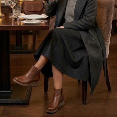 Bota Confortável em Pele Camel Valeria's
